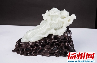白玉籽料螳螂白菜 白玉籽料螳螂白菜